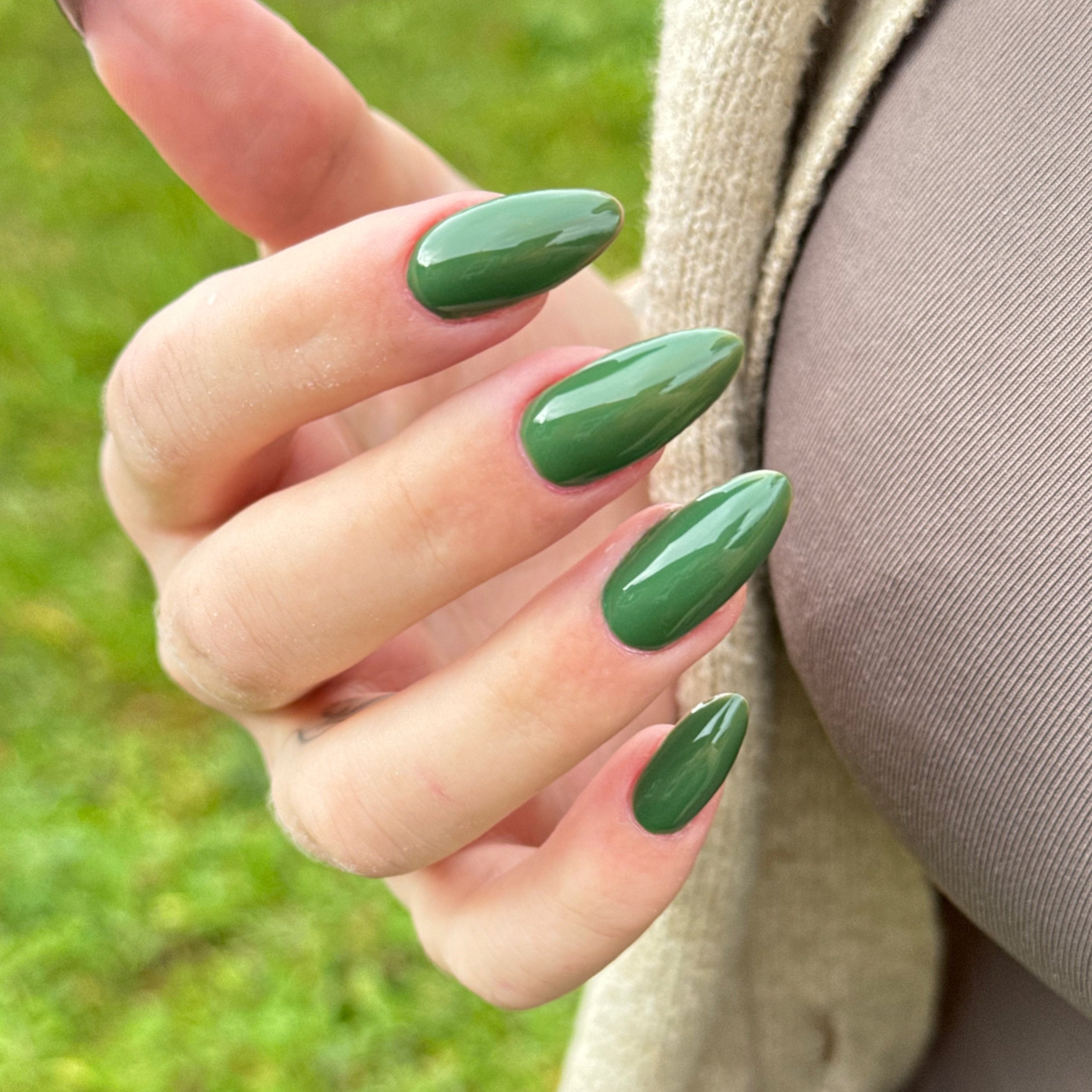 Gel polish • Forest Green • No. 53